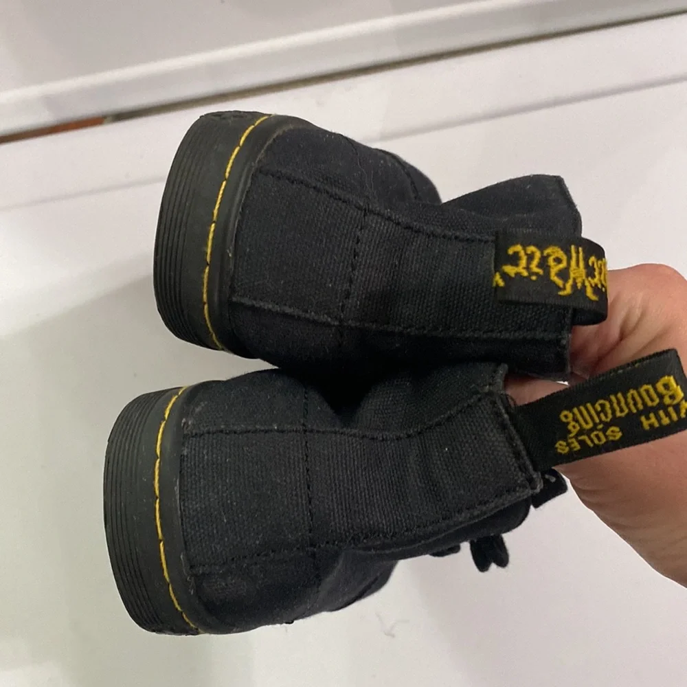 Dr Martens Etty black canvas desert booties size 6